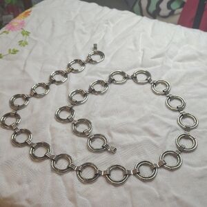Elegant Silver-Tone Circle Link belt